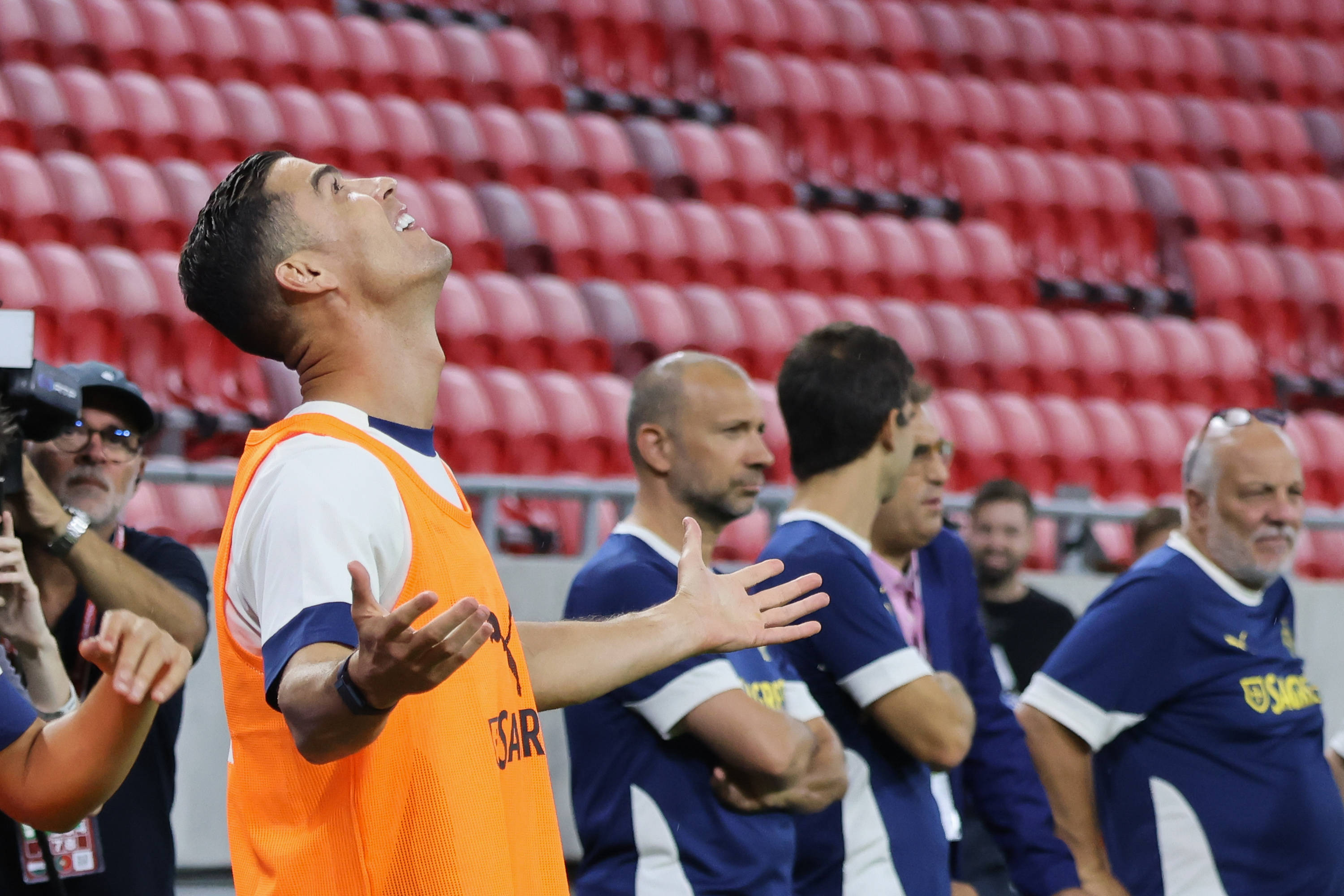 开云体育中国-加时末段葡萄牙体育备战英超C罗连续十二场比赛得分超过状态火爆，库里连续十二场比赛得分超过伤愈复出直接炸裂