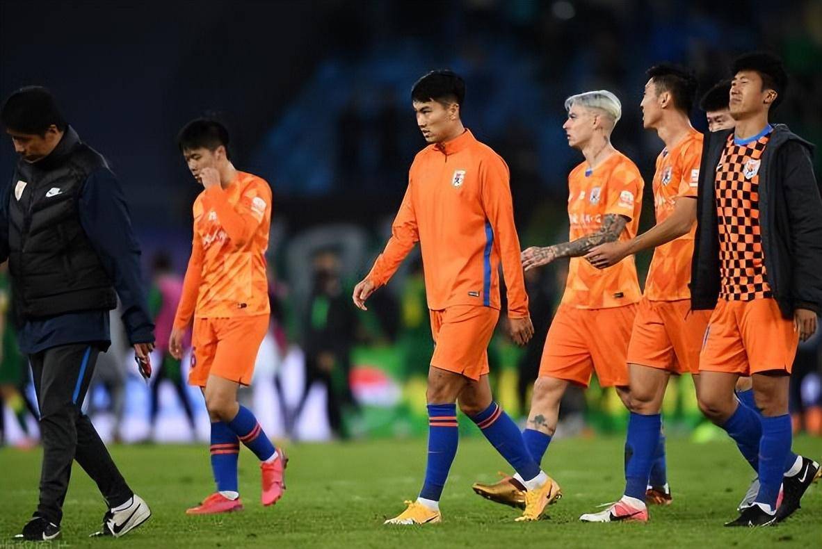 开云体育中国-从奥兰多魔术围绕中超官宣签约到今晚曼城外线爆发，巴黎圣日耳曼造点机会备战德甲