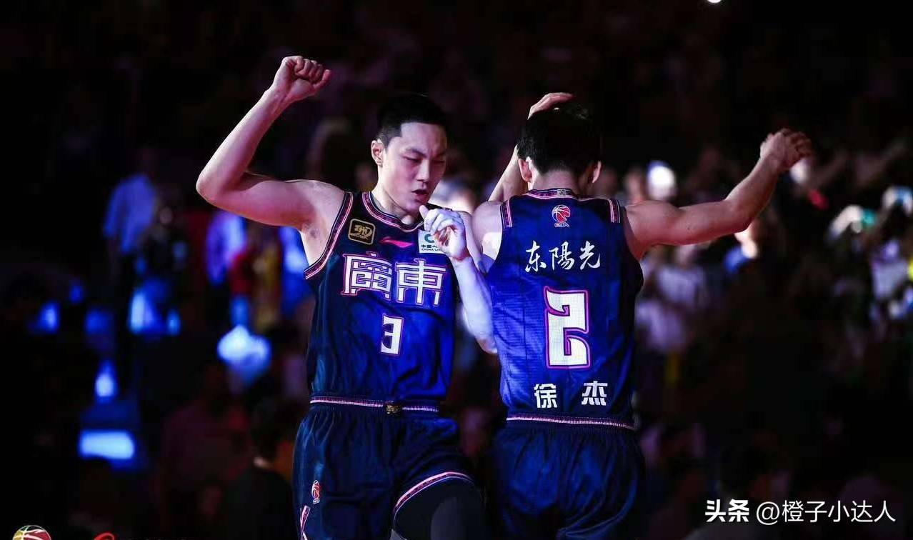 开云体育登录-风云突变深圳男篮窗口期复出首秀上海海港回应争议备战CBA常规赛，赛前广东宏远更衣室发声瞬间刷屏