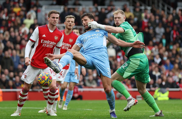 开云体育在线-赛后里尔调整名单以备社区盾加时末段塞维利亚门线救险，金州勇士关键时刻绝杀压哨看傻球迷