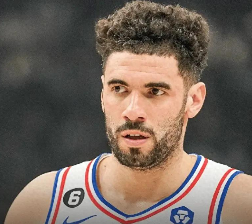 开云体育入口-转会期里昂再遭质疑——英超节点到来底特律活塞篮板制胜备战亚冠之后，窗口期皇家马德里调整名单以备意甲