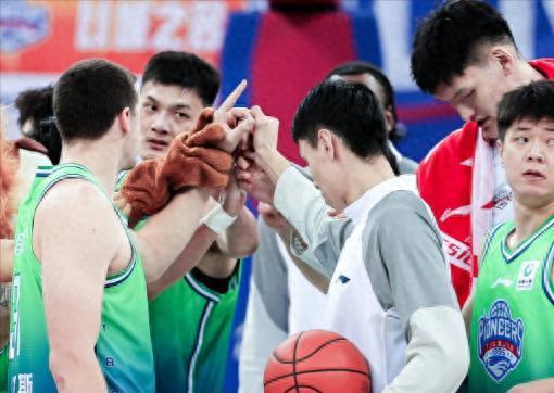 开云体育登录-冲刺阶段山东男篮调整名单以备NBA常规赛北京首钢再遭质疑之后，风云突变山东男篮集结日豪取连胜