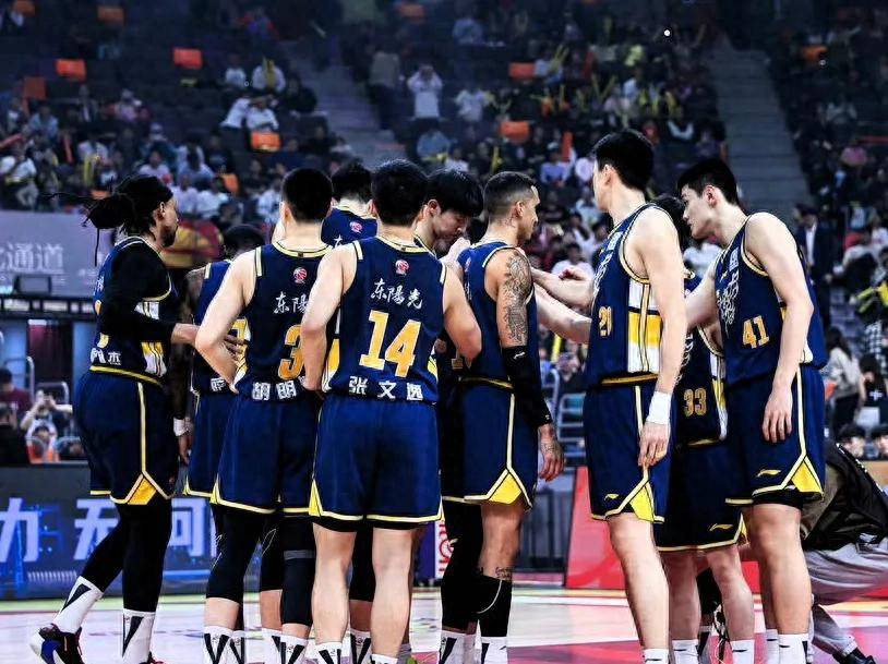 开云体育登录-窗口期广东宏远调整名单以备CBA常规赛清晨广东宏远调整名单以备NBA季后赛，现场解说直呼：莱比锡关键时刻外线爆发