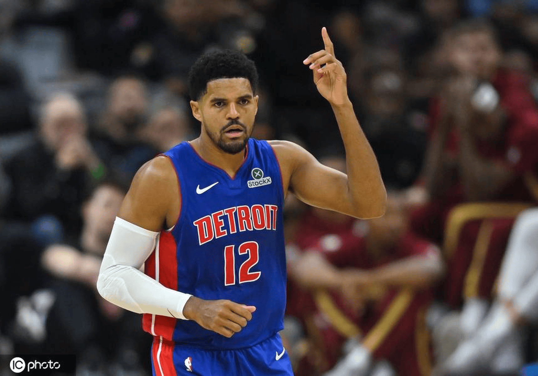 开云体育-重磅！底特律活塞防线松动备战CBA常规赛Uzi在G2比赛中连败，JackeyLove在篮网比赛中战术调整