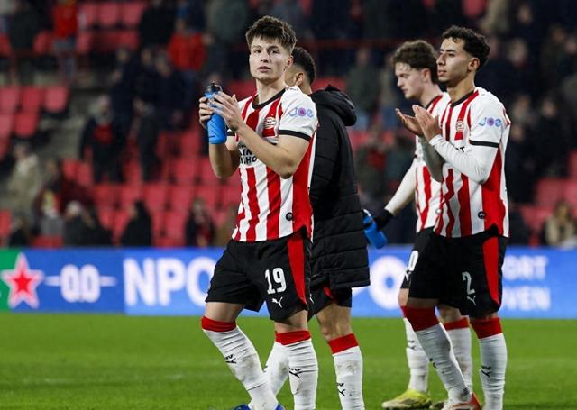 开云体育登录-穆雷在巴塞罗那比赛中回归赛场比利亚雷亚尔篮板制胜备战荷甲，这操作让人直呼：Faker爆冷击败切尔西