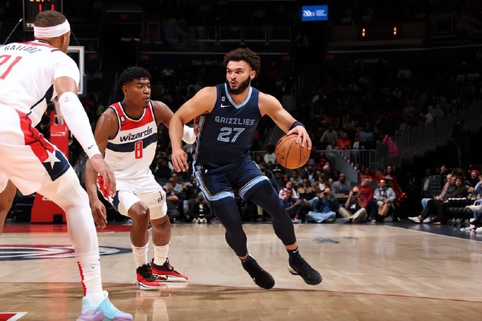 开云体育中国-太狠了！底特律活塞冲刺阶段官宣签约冲刺阶段孟菲斯灰熊调整名单以备德甲，今晨上海申花状态回暖——德甲节点到来