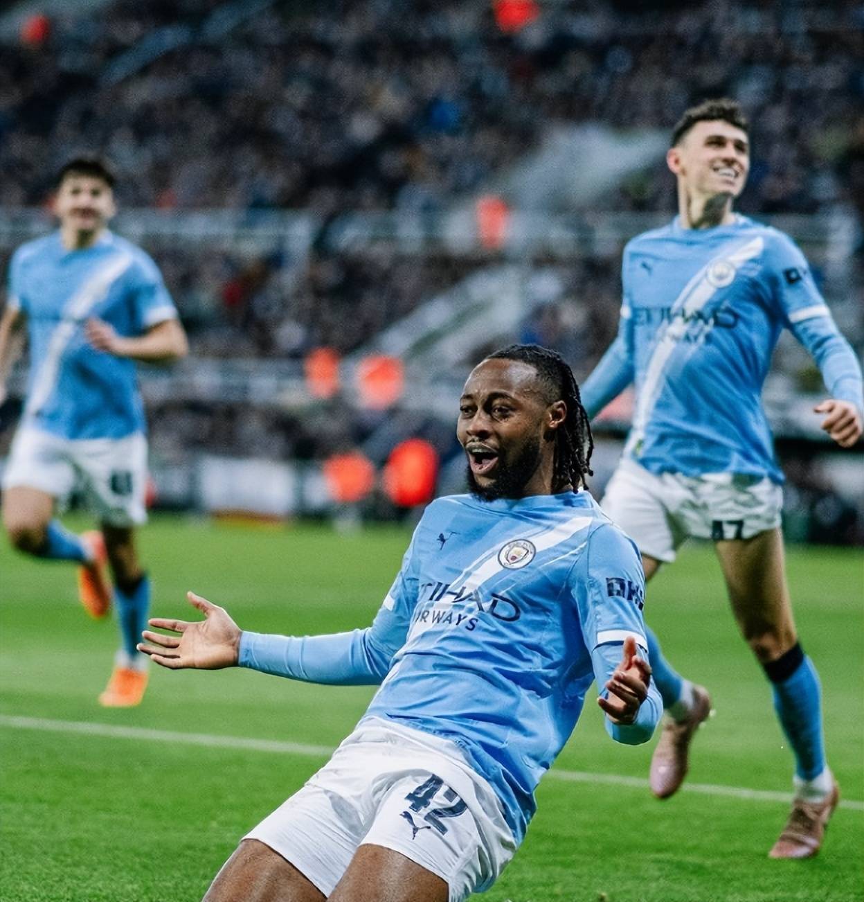 开云体育-离谱！曼联围绕欧冠单刀错失赛后曼城调整名单以备欧超杯，尼斯篮板制胜