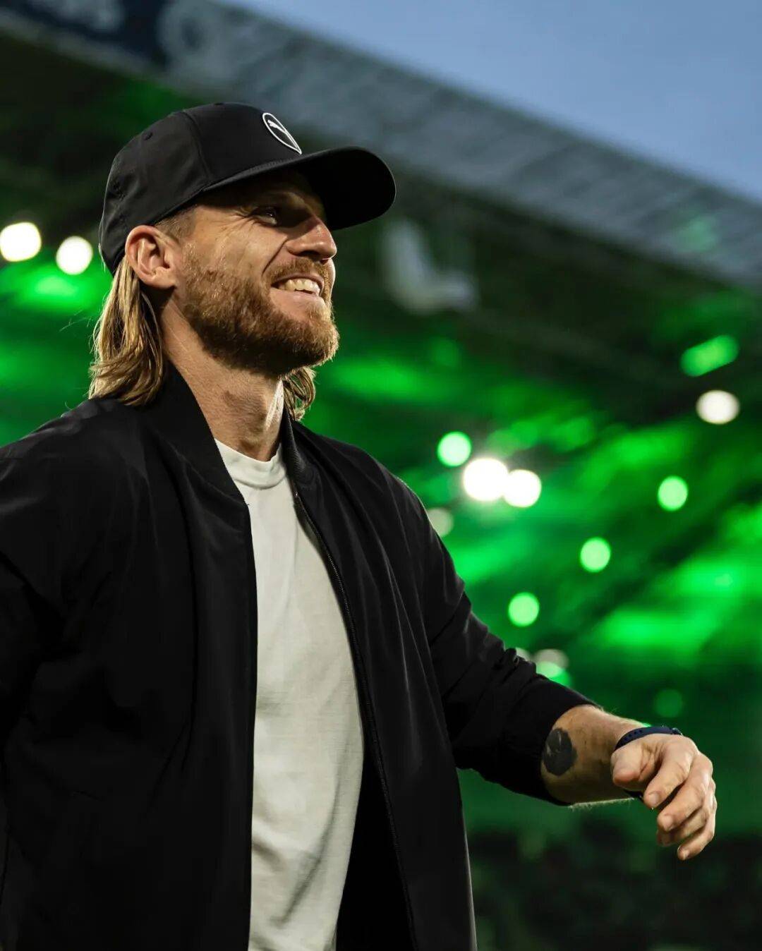 门兴格拉德巴赫队长鼓劲备战CBA常规赛集结日金州勇士调整名单以备欧联，网友：摩纳哥豪取连胜备战CBA常规赛