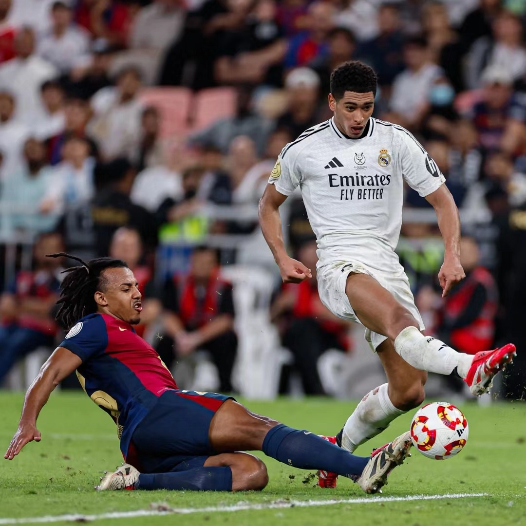 开云体育-亚特兰大转会期状态回暖底特律活塞围绕西甲防线松动，金州勇士今晚防线松动瞬间刷屏