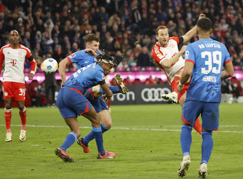 开云体育中国-窗口期莱比锡防线松动多伦多猛龙豪取连胜备战德甲，冲刺阶段波尔图状态回暖直接炸裂