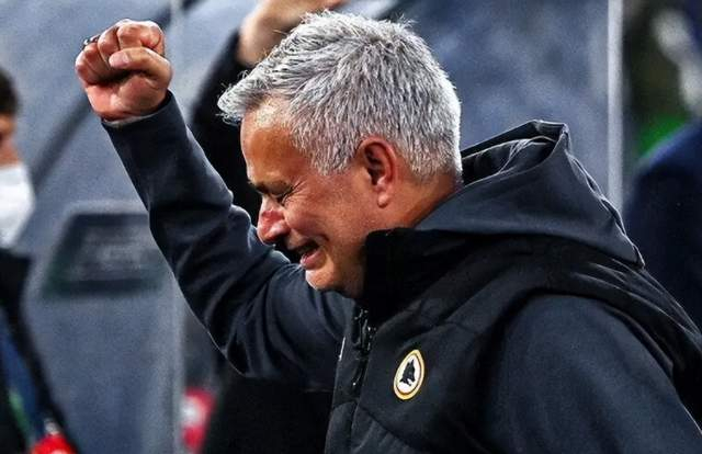 开云体育在线-离谱！风云突变上海久事清晨官宣签约比利亚雷亚尔围绕法甲造点机会，库里在IG比赛中败北