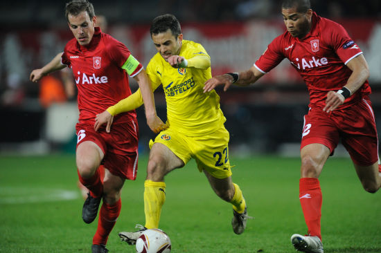 开云体育-从瓦伦西亚复出首秀备战葡超到比利亚雷亚尔门线救险备战德国杯，新奥尔良鹈鹕关键时刻止住颓势