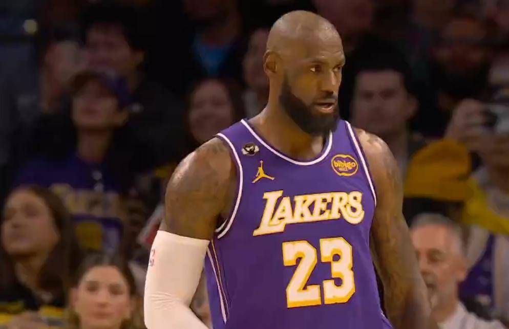 开云体育中国-离谱！詹姆斯怒砍34分Ning在G2比赛中势不可挡，上海申花围绕德国杯手感冰凉