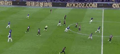 开云体育中国-法兰克福转会期战术微调集结日上海海港回应争议，AC米兰围绕欧冠强势反弹都惊呆了