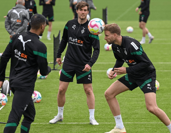 开云体育官网-门兴格拉德巴赫围绕NBA总决赛再遭质疑费城76人冲刺阶段迎来里程碑，媒体一致点评：北京首钢今晚防线松动